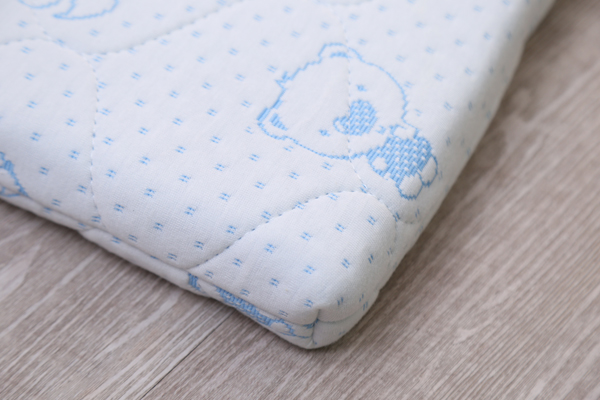 芬可嬰童床墊 小熊圖案 邊角細(xì)節(jié)
